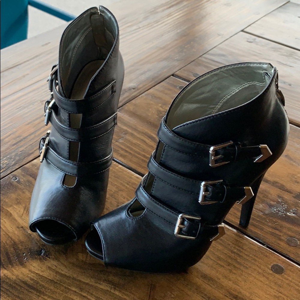 Guess booties